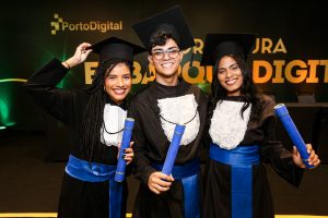 Recife celebra formatura da terceira turma do Embarque Digital