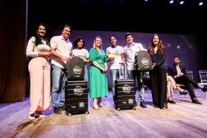 Estudantes do Recife se preparam para embarcar em experiência internacional com o Programa Recife no Mundo