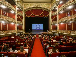 III Seminário Conectando Aprendizagens reúne gestores e coordenadores pedagógicos no Teatro de Santa Isabel
